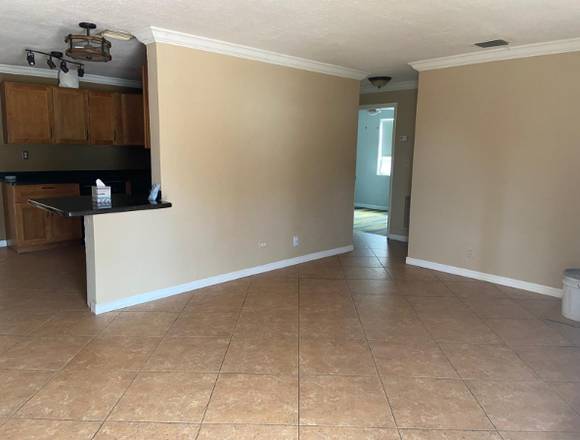 Se vende Casa & Warehouse de 720 pies 2 en 1 in Key Colony Beach (Locality)