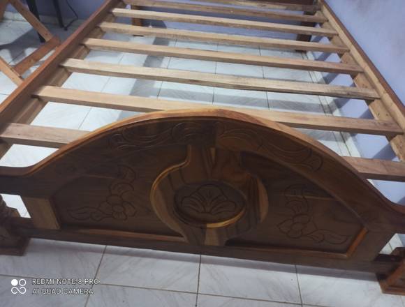 CAMA DOBLE DE TECA TALLADA