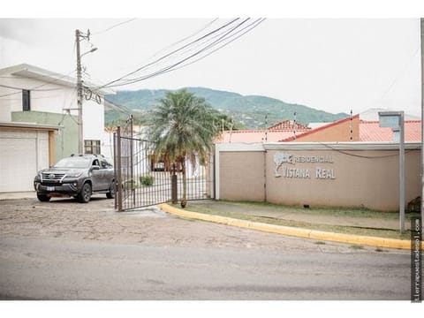 Casa en Venta en Santa Ana, Vistana Real