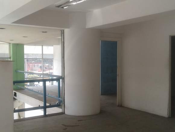 RENTO TAPANCO ACCESIBLE EN PLAZA COMERCIA REHILETE