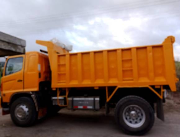 Se vende volqueta HINO en Ambato (Cantón)