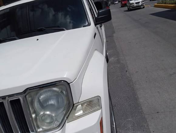 Vendo Jeep Liberty 2008 en Ciudad de Guatemala (Municipio)