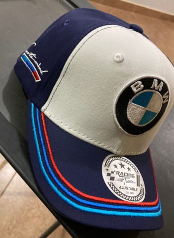 Gorras con diseños Depostivos (Automovilismo) en Quito (Cantón)