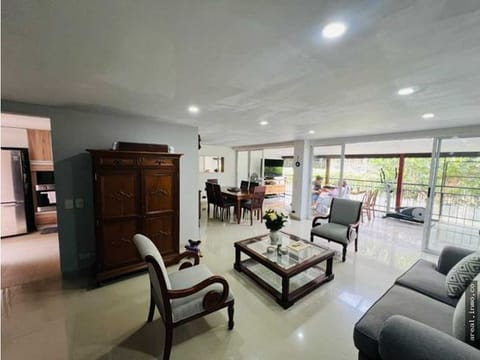 VENDO CASA CIUDAD JARDIN - "SENDERO DEL POLO CLUB"
