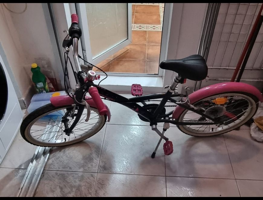 BICICLETA B-TWIN 500 ROSA PARA NIÑA en Sitges (Municipio)