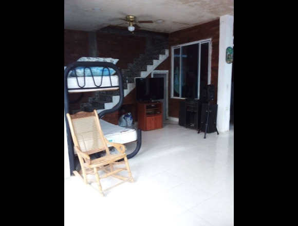 VENDO CASA VIA GIRARDOT - EN CONJUNTO CERRADO en Bogotá, D.C. (Municipio)
