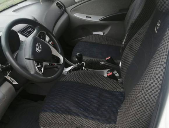 Se vende taxi con puesto en Quito (Cantón)