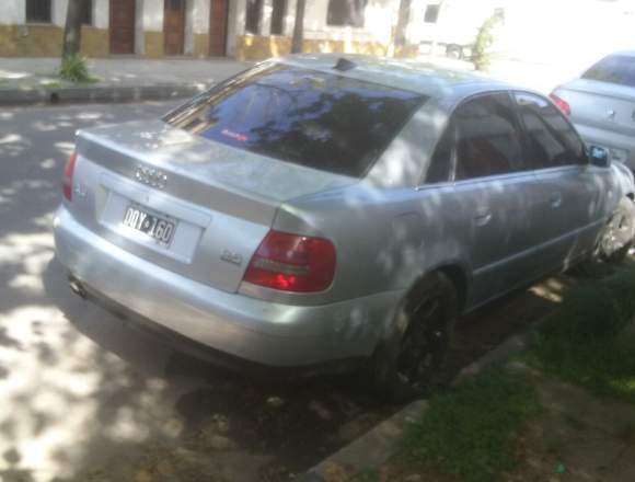 AUDI A4 QUATTRO V6 2,8 2000 ROTO EL CARTER en Lago Buenos Aires (Localidad)