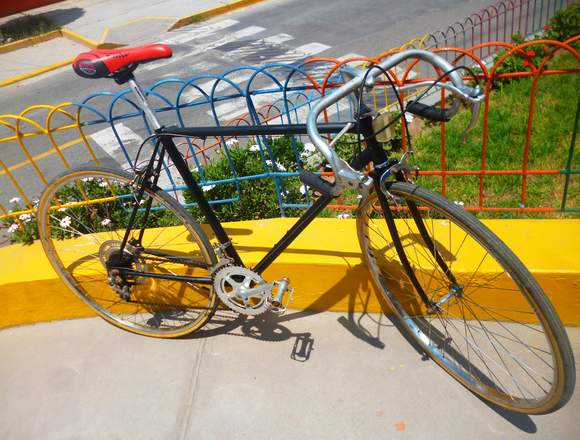 BICICLETA DE CARRERA ARO 27 BLACK WINGS ORIGINAL en Arequipa (Distrito)
