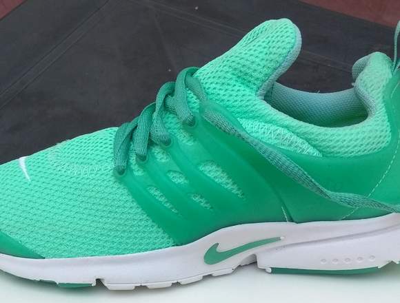 Vendo zapatillas de mujer