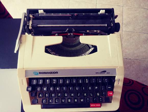 VENDO MAQUINA DE ESCRIBIR MARCA REMIGTON. en Buenos Aires (Localidad)