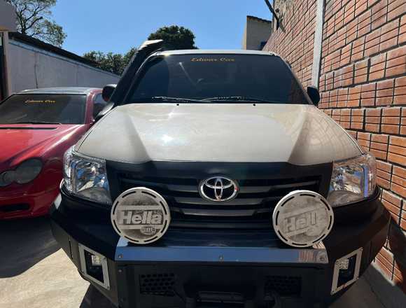 Toyota Hilux 2014 4x4 Cabina Simple en La Recoleta (Distrito)