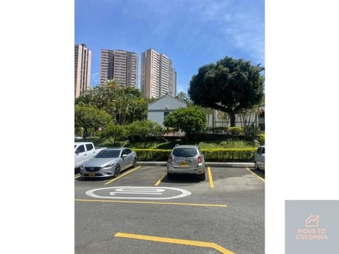 🏡 CASA ESQUINERA EN UNIDAD CERRADA – SABANETA