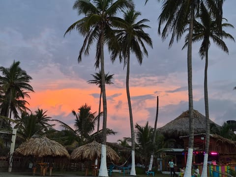 HOTEL EN VENTA O PERMUTA – FRENTE AL MAR CARIBE en Medellín (Municipio)