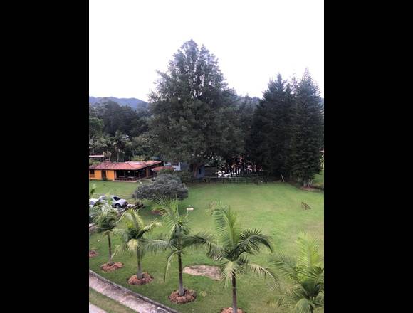 SE ADQUILA CASAFINCA EN RIONEGRO VEREDA YARUMAL