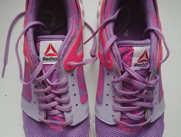 Zapatos deportivos Reebok para mujer en San Salvador (Municipio)