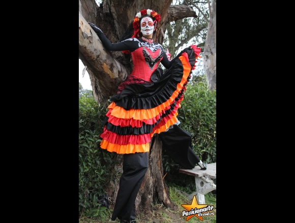 Catrinas, Zanqueros / Para Halloween en CDMX