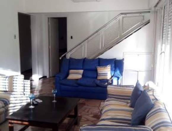 DUEÑO VENDE HERMOSA CASA Y TERRENO LINDERO en La Floresta (Localidad)