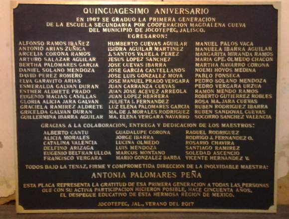 Placas conmemorativas fundidas en San Pedro Totolápam (Municipio)