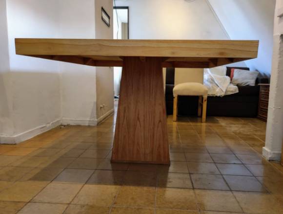 Mesa y sillas de comedor