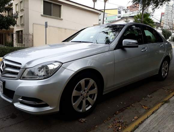 MERCEDES BENZ 2014 C180 en San Pedro Garza García (Municipio)