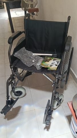 Silla de ruedas nueva, 120 kg