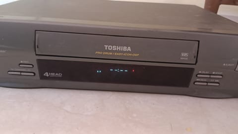 Videocasetera Toshiba BHS en buen estado en Mérida (Municipio)