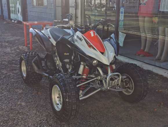 kawasaki kfx 450r impecable estado en Lambaré (Distrito)