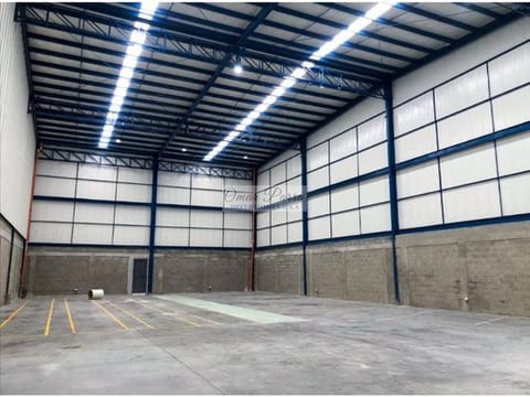 VENDO BODEGAS NUEVAS EN CENTRO LOGISTICO