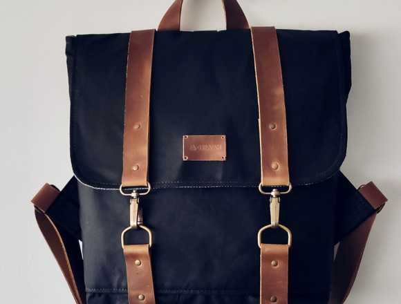 MOCHILA LONA CUERO ARTESANAL UNISEX en Madrid (Municipio)