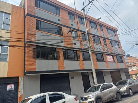 SE ARRIENDA SEGUNDO PISO COMERCIAL EN EL BARRIO BONANZA - FRAP en Bogotá, D.C. (Municipio)