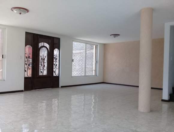 CASA SOLA CERCA SÚPER VÍA PONIENTE A SANTA FE