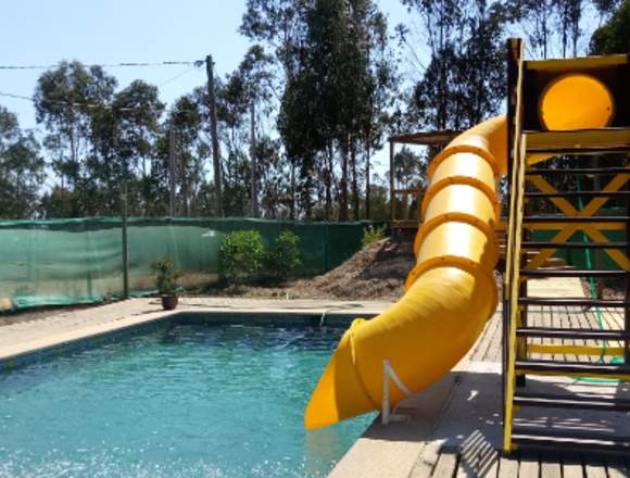 Tobogán para piscina marca madeplas en Santiago (Comuna)
