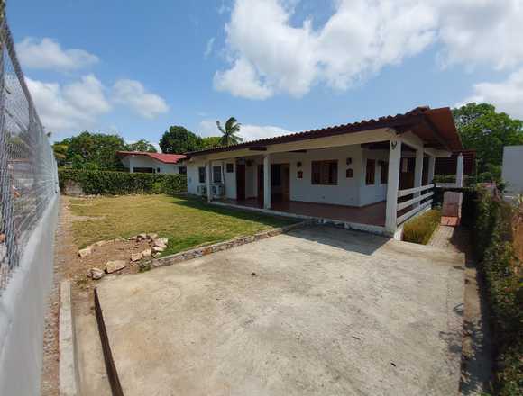 HERMOSA CASA ESTILO CAMPESTRE en Penonomé (Distrito)