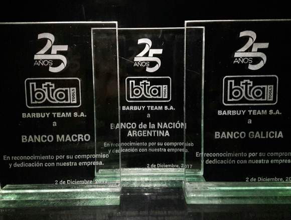 Trofeos de vidrio - todo deportes - premios placas en Lago Buenos Aires (Localidad)