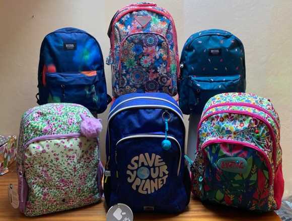LOTE DE SEIS MOCHILAS NUEVAS