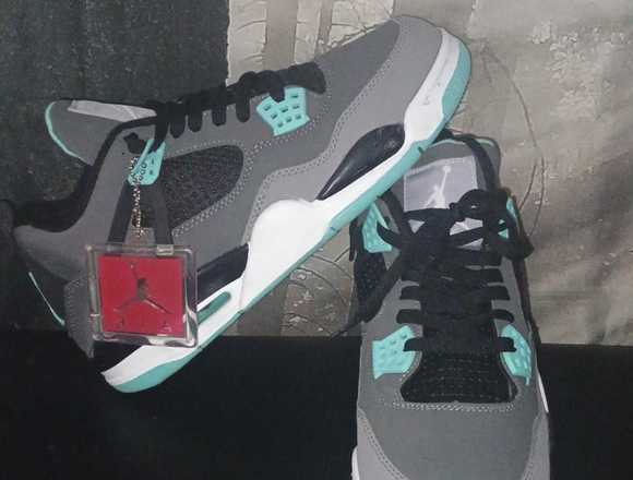 ZAPATILLAS JORDAN talla 42