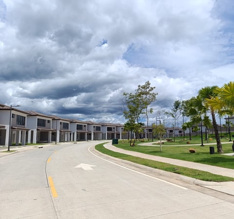 Venta casas nuevas | Paseo Norte, Panamá | con paneles solares | ES en Panamá (Distrito)