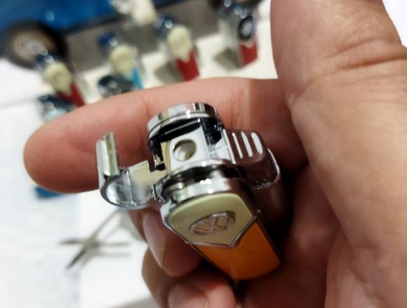 Mechero-navaja multiusos licencia Volkswagen
