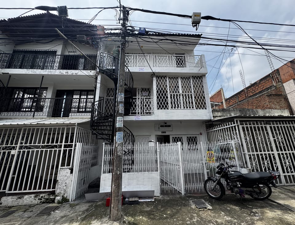 CASA MULTIFAMILIAR EN VENTA, NUEVA FLORESTA, ORIENTE, CALI en Santiago de Cali (Municipio)