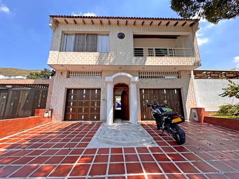 CASA EN VENTA, EL BOSQUE, NORTE, CALI en Santiago de Cali (Municipio)
