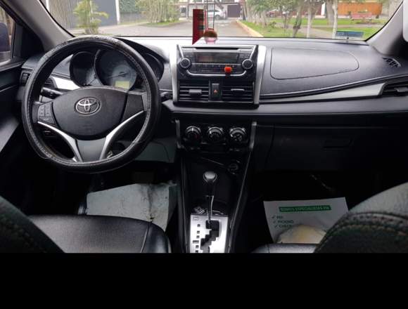 Toyota yaris 2014 usado