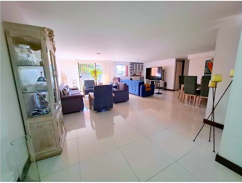 Venta Apartamento Laureles REMODELADO Unidad Completa cerca UPB en Medellín (Municipio)
