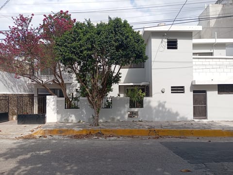Casa en venta de 3 recamaras 2 plantas en el Centro de Mérida, Yucatán en Mérida (Municipio)