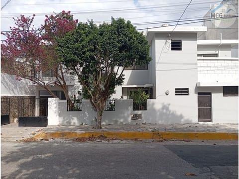 Casa en venta de 3 recamaras 2 plantas en el Centro de Mérida, Yucatán