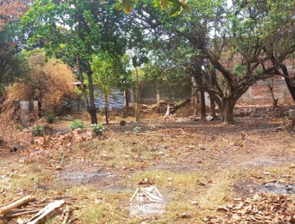SE VENDE TERRENO EN EL CENTRO DE JIQUILISCO.