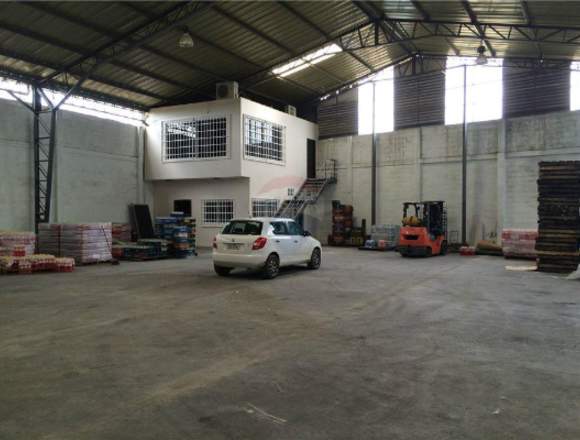Amplia Bodega/Galpón en zona estratégica de Playas en Playas (Cantón)