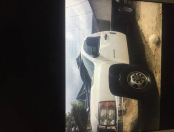 Camión Silverado 3500hd en Alberto Adriani (Municipio)