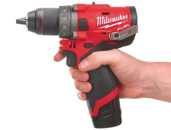 TALADRO MILWAUKEE M12 CARGADOR Y BATERÍA. NUEVO en Bogotá, D.C. (Municipio)