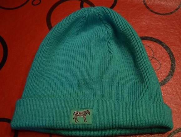 Gorritos de lana, marca Parental Advisory